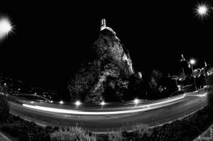 Photo du rocher d'Aiguilhe, Le Puy en Velay.